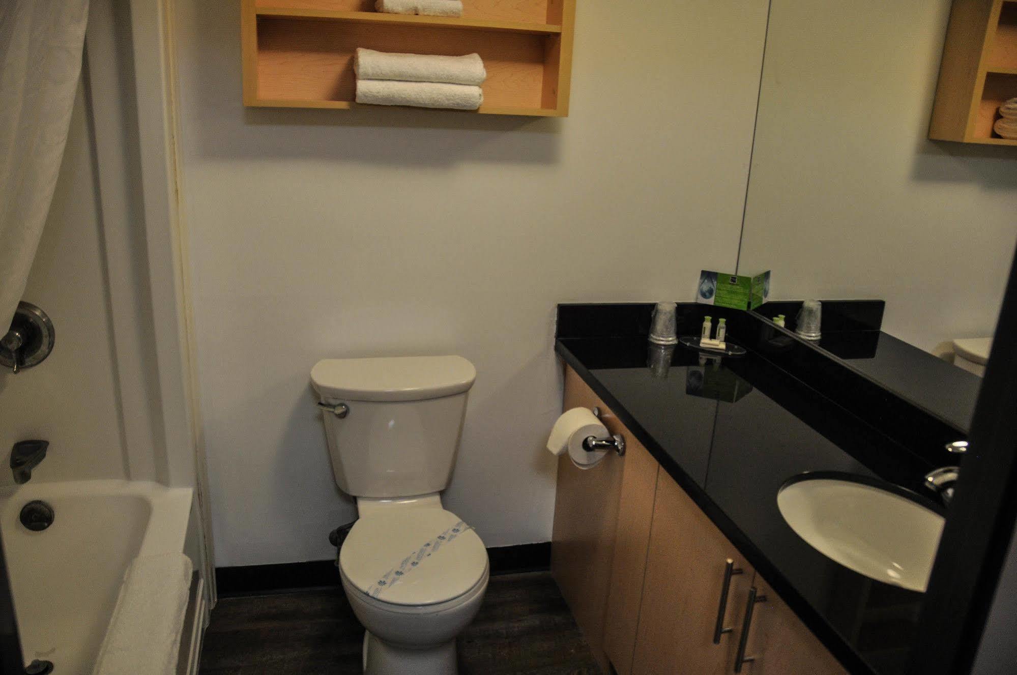 Residence & Conference Centre - Kitchener-Waterloo מראה חיצוני תמונה