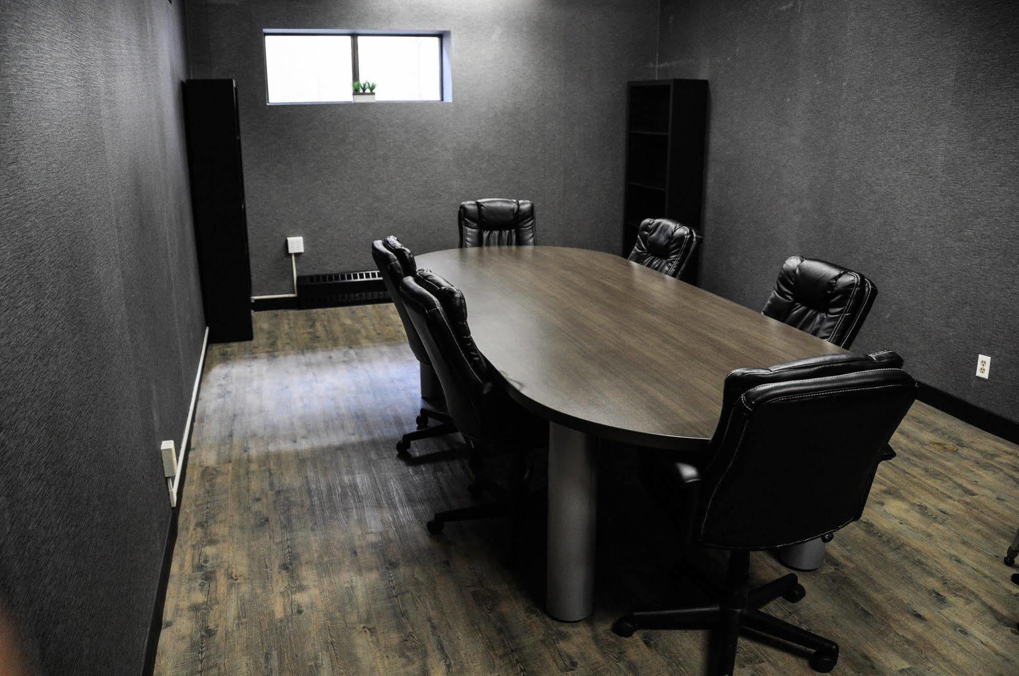 Residence & Conference Centre - Kitchener-Waterloo מראה חיצוני תמונה